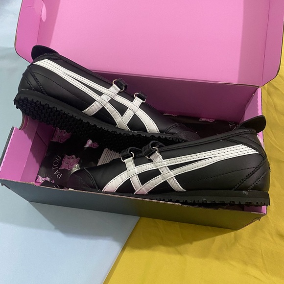Patou x Onitsuka Tiger Black and White Flats - Picture 2 of 10